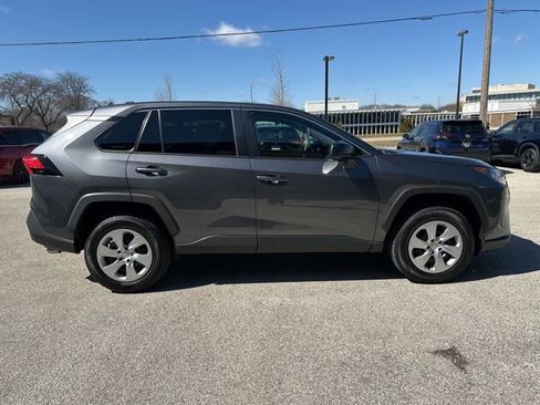 Used 2022 Toyota RAV4 LE image 5