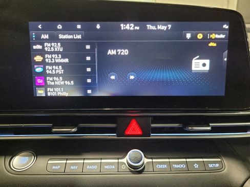 Used 2024 Hyundai Elantra SEL w/ Convenience Package FWD image 25