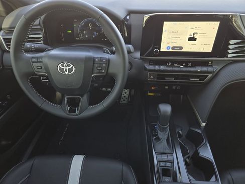 Certified 2026 Toyota Camry SE w/ Convenience Package image 28