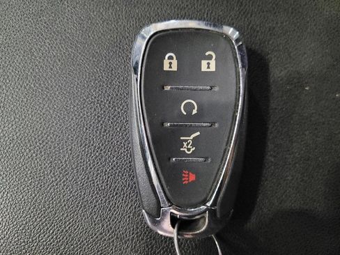 Used 2020 Chevrolet Equinox LT image 32