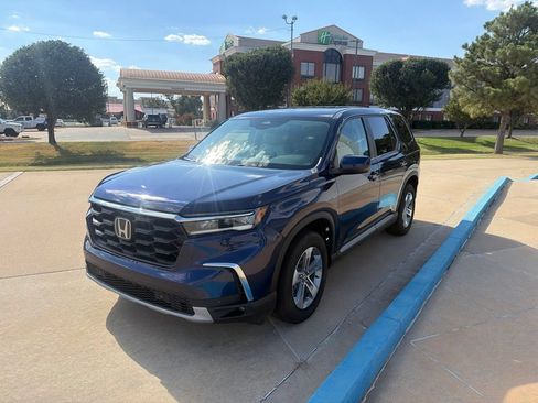 Certified 2025 Honda Pilot EX-L image 6