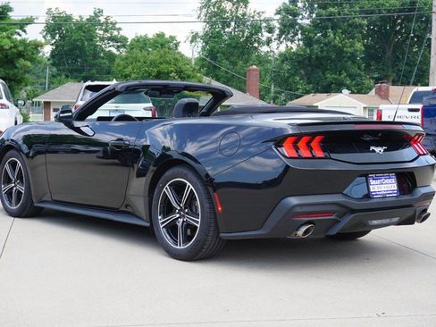Used 2025 Ford Mustang Premium RWD image 8