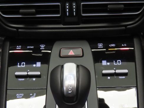 Certified 2026 Porsche Macan AWD/4WD image 26