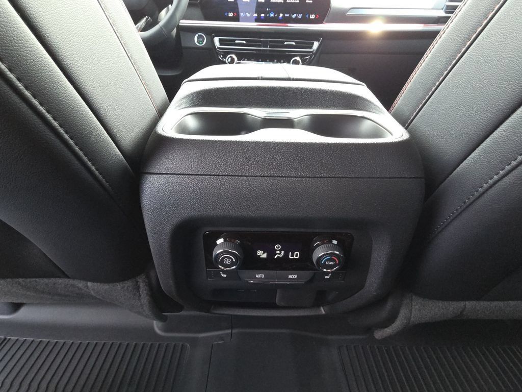 New 2026 Chevrolet Traverse RS FWD image 30