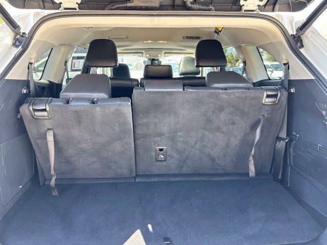 Used 2023 Toyota Highlander Limited AWD/4WD image 10