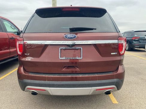 Used 2016 Ford Explorer XLT w/ Equipment Group 202A AWD/4WD image 9