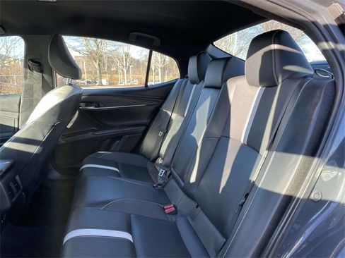 Used 2025 Toyota Camry SE image 16