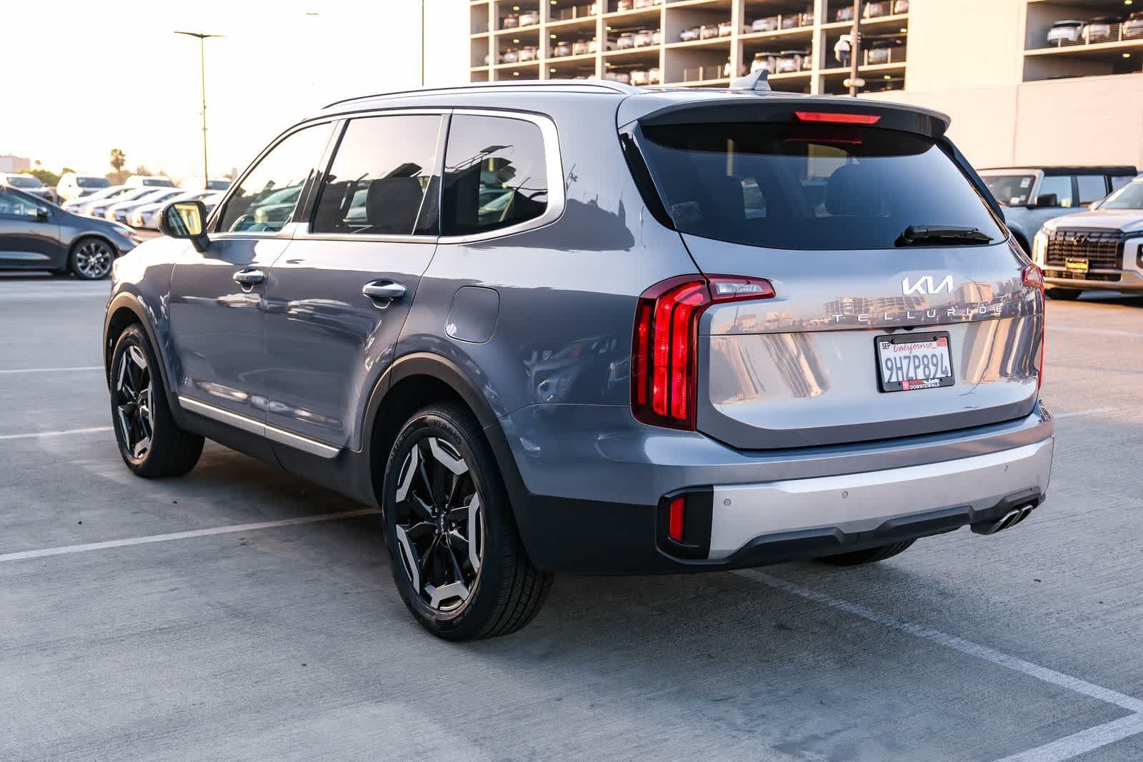 Used 2024 Kia Telluride S FWD image 6