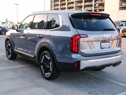 Used 2024 Kia Telluride S FWD image 6