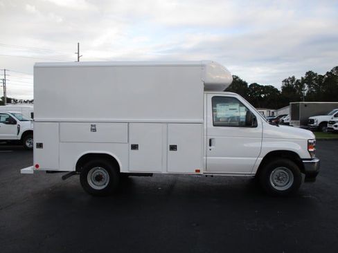 New 2025 Ford E-350 and Econoline 350 Super Duty w/ Power Equipment Group image 9