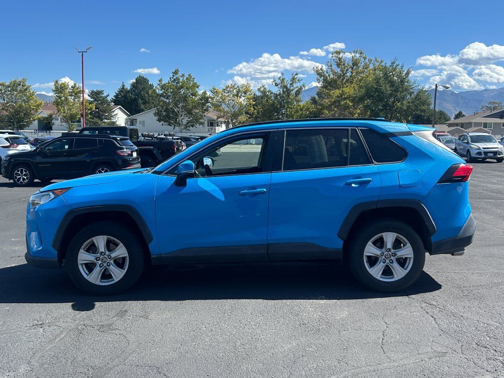Used 2021 Toyota RAV4 XLE AWD/4WD image 7