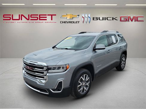 Certified 2023 GMC Acadia SLT FWD image 8