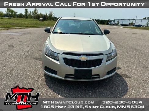 Used 2014 Chevrolet Cruze LS FWD image 3