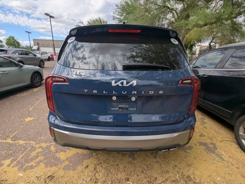 Used 2025 Kia Telluride S FWD image 11
