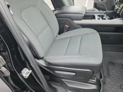 Used 2021 RAM 1500 Big Horn AWD/4WD image 14