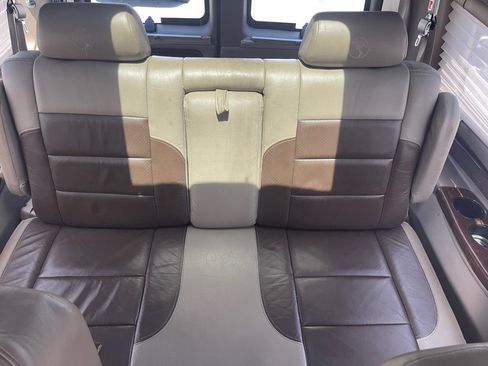 Used 2011 Chevrolet Express 2500 Extended RWD image 32