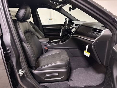 New 2026 Jeep Grand Cherokee L 4WD image 22