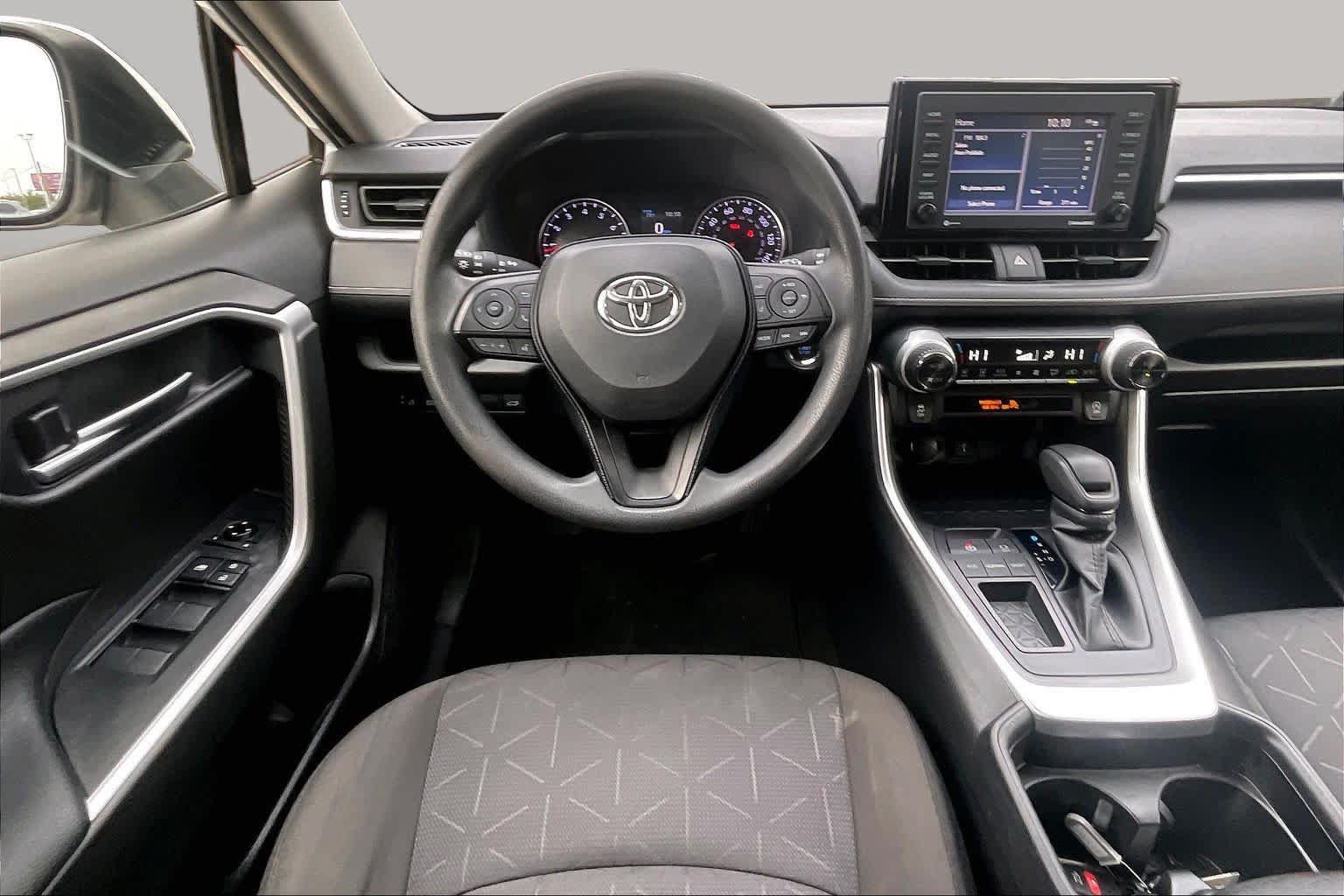 Used 2020 Toyota RAV4 XLE w/ Convenience Package FWD image 6