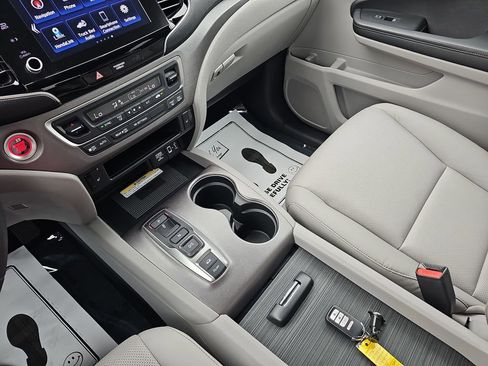 Used 2023 Honda Ridgeline RTL-E image 29