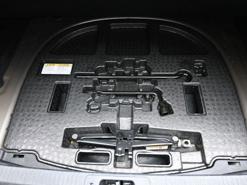 Certified 2019 Toyota Camry LE image 23