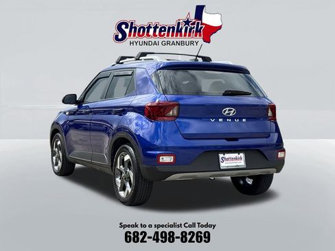 Certified 2025 Hyundai Venue Limited FWD image 8
