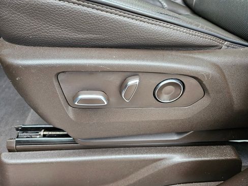 Used 2021 GMC Yukon Denali w/ Denali Premium Package image 23