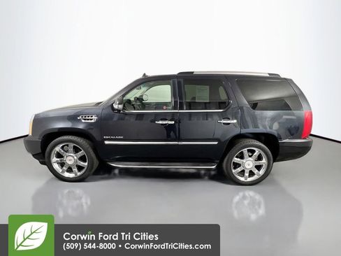 Used 2013 Cadillac Escalade Luxury AWD/4WD image 5