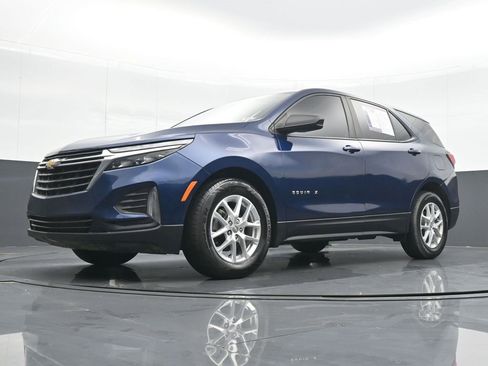 Used 2022 Chevrolet Equinox LS w/ LS Convenience Package image 17