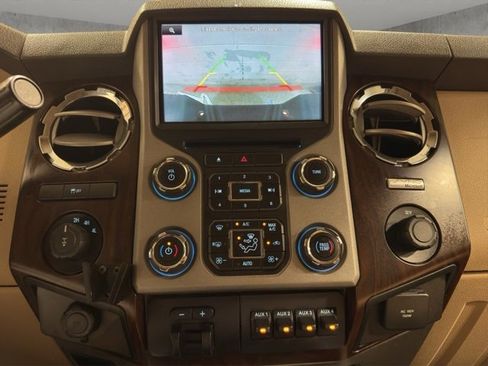 Used 2014 Ford F250 Lariat w/ Lariat Interior Package image 16