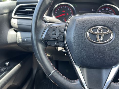 Used 2018 Toyota Camry XSE FWD image 19