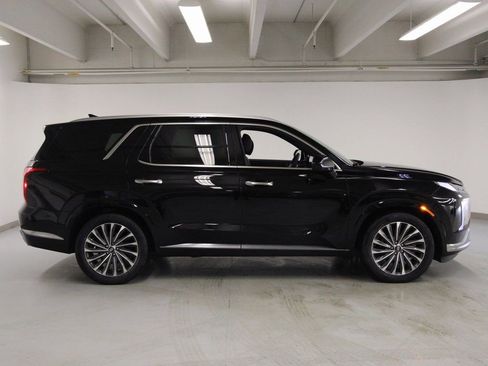 Used 2024 Hyundai Palisade Calligraphy image 5