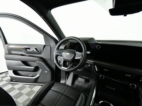 New 2025 Chevrolet Suburban High Country image 19