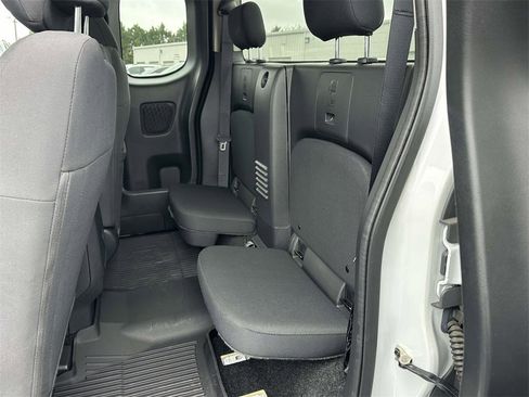 Used 2022 Nissan Frontier S image 9
