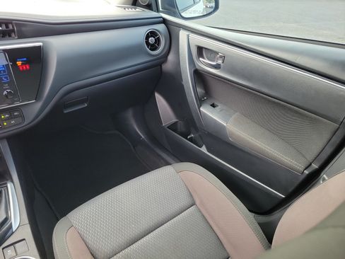Used 2019 Toyota Corolla LE FWD image 17