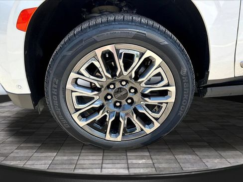 Used 2024 GMC Yukon Denali Ultimate AWD/4WD image 37