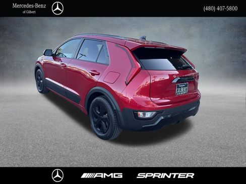 Used 2023 Kia Niro EX FWD image 3