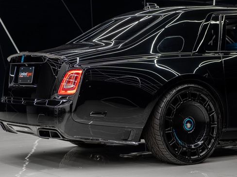 Used 2023 Rolls-Royce Phantom Sedan image 16