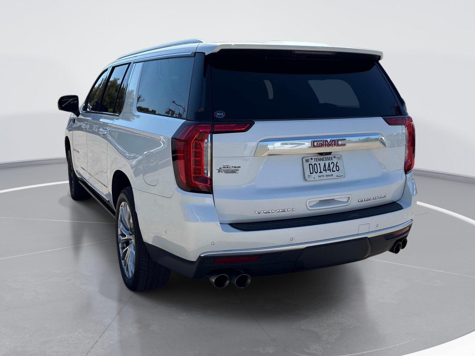 Used 2024 GMC Yukon XL Denali w/ Advanced Technology Package AWD/4WD image 3
