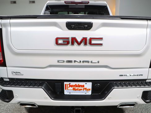 Used 2022 GMC Sierra 1500 Denali image 8