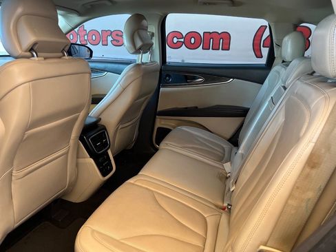 Used 2019 Lincoln Nautilus Reserve image 8