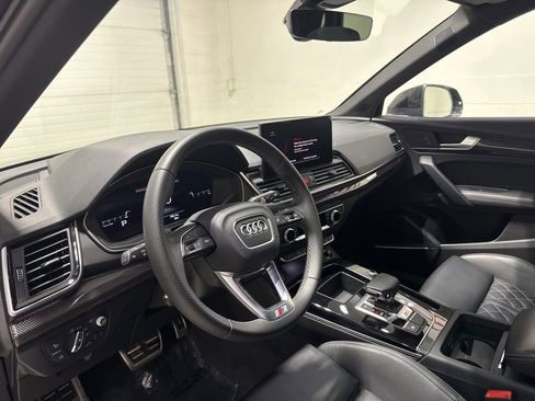 Used 2024 Audi SQ5 Prestige image 11
