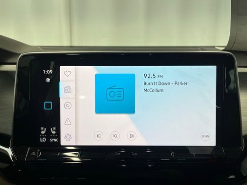 New 2026 Volkswagen Atlas Cross Sport SE image 16