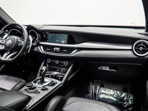 Used 2023 Alfa Romeo Stelvio Veloce image 19