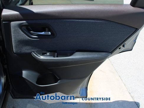 Used 2023 Nissan Rogue SV AWD/4WD image 22