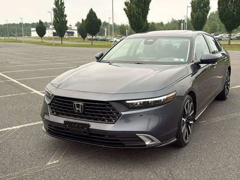 Used 2023 Honda Accord Touring image 14