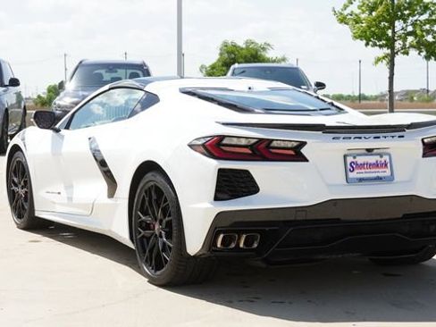 Used 2024 Chevrolet Corvette Stingray Coupe RWD image 7