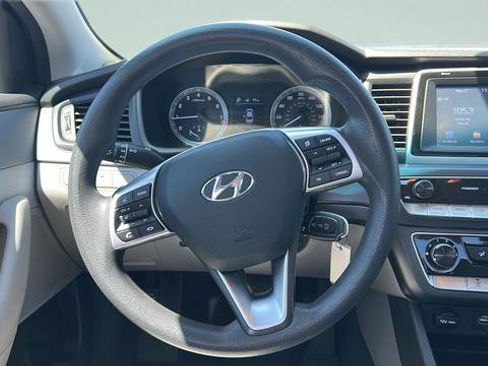 Used 2019 Hyundai Sonata SE FWD image 13