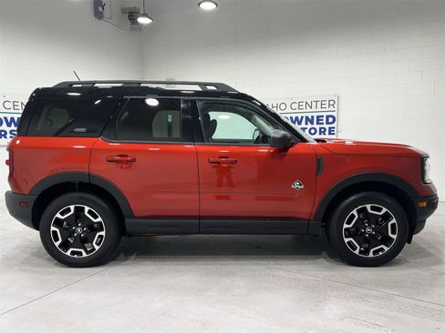 Used 2024 Ford Bronco Sport Outer Banks w/ Tech Package image 9