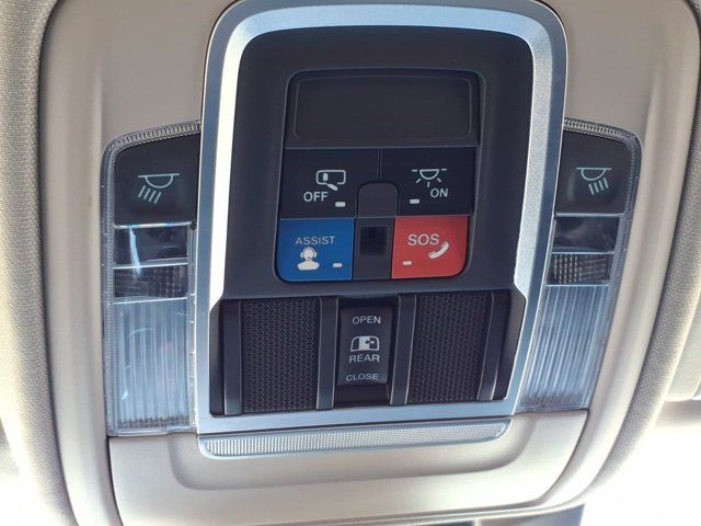 Used 2022 RAM 1500 Laramie AWD/4WD image 17