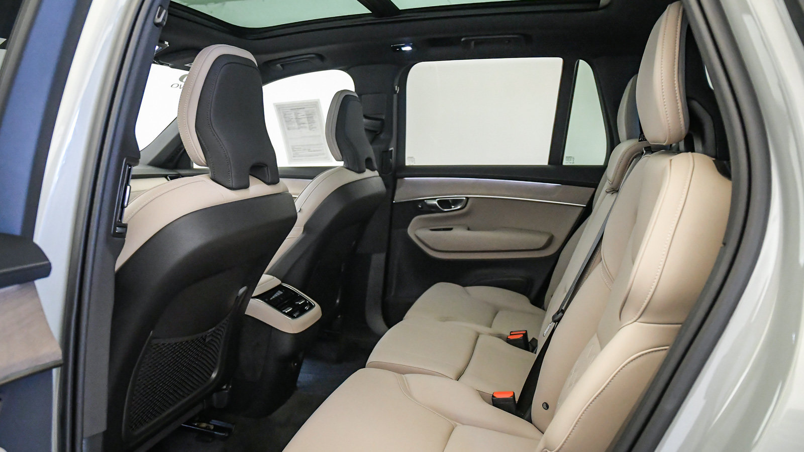 Certified 2026 Volvo XC90 B6 Plus AWD/4WD image 18